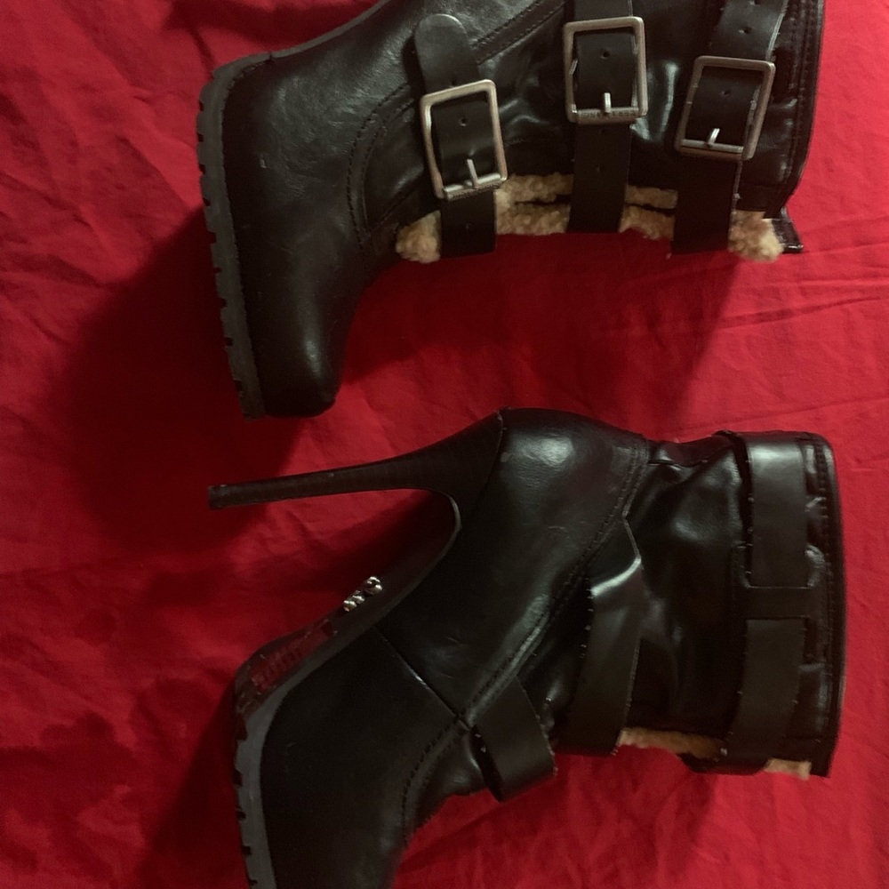 High heel boots